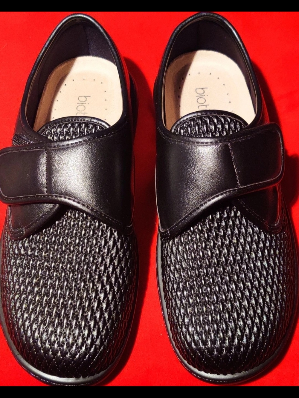 Biotime Dacey Black Unisex Womens 11 Mens 8 Slip-on